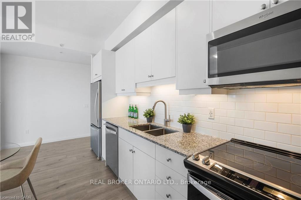 2405 - 60 Charles Street W, Kitchener, Ontario  N2G 1Y6 - Photo 10 - X12464289