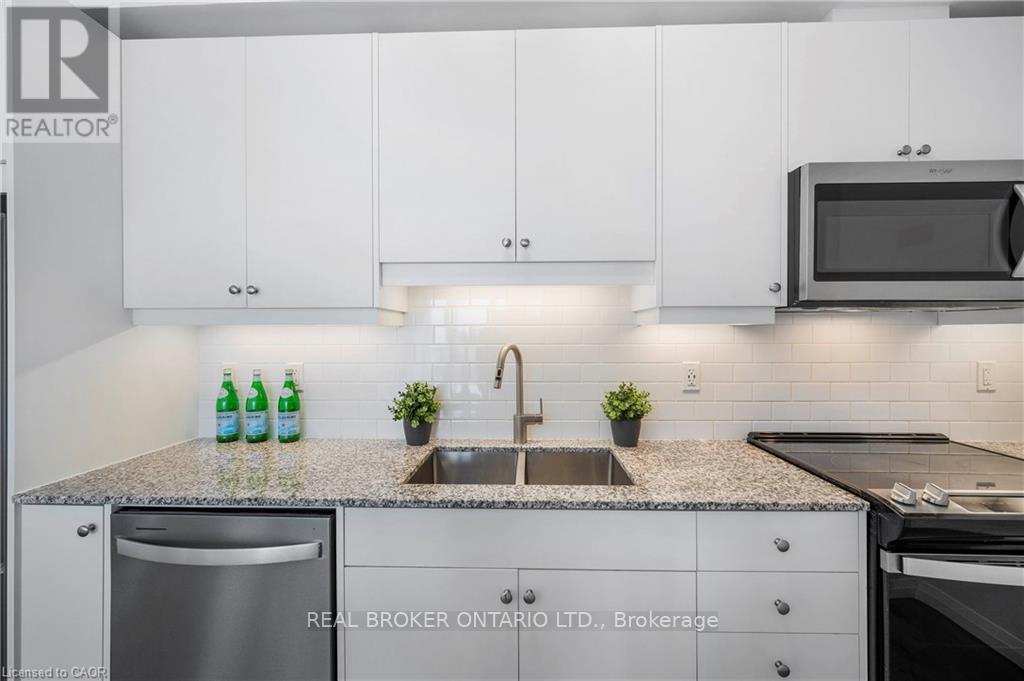 2405 - 60 Charles Street W, Kitchener, Ontario  N2G 1Y6 - Photo 8 - X12464289