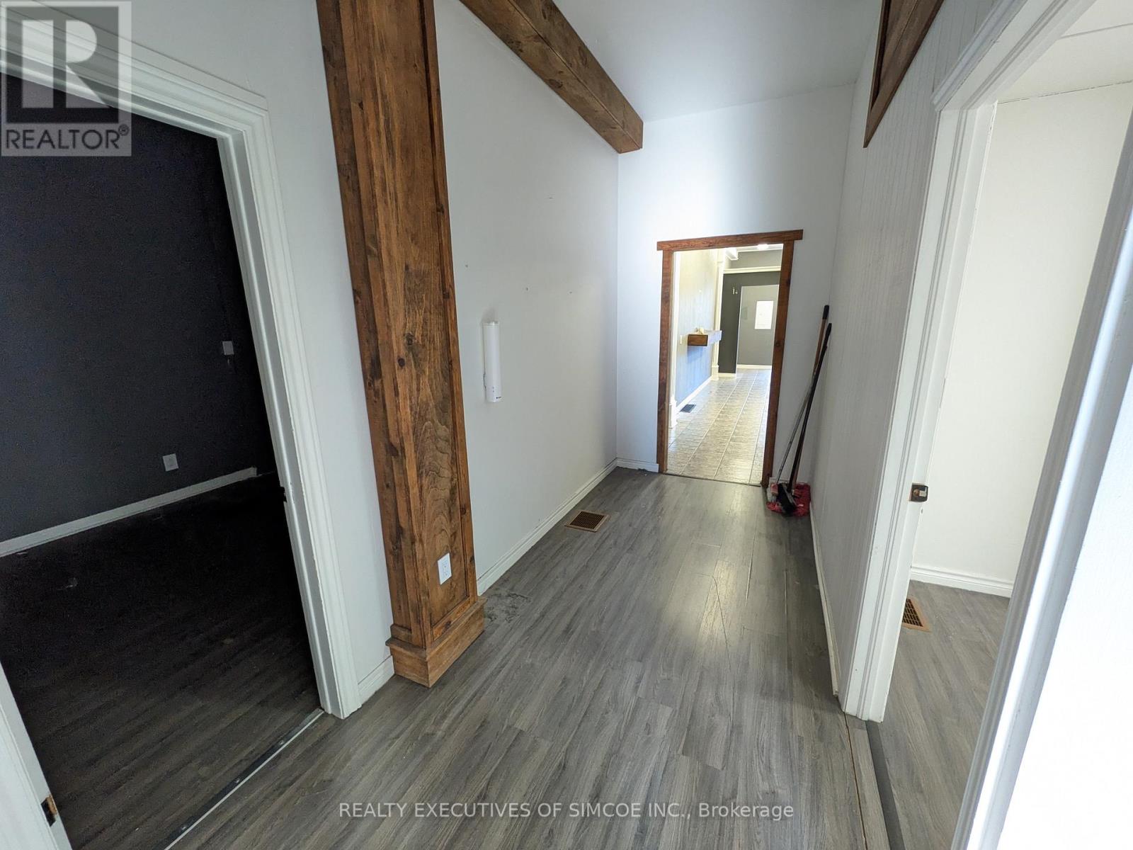 94 Bayfield Street, Barrie, Ontario  L4M 3A8 - Photo 9 - S12351061