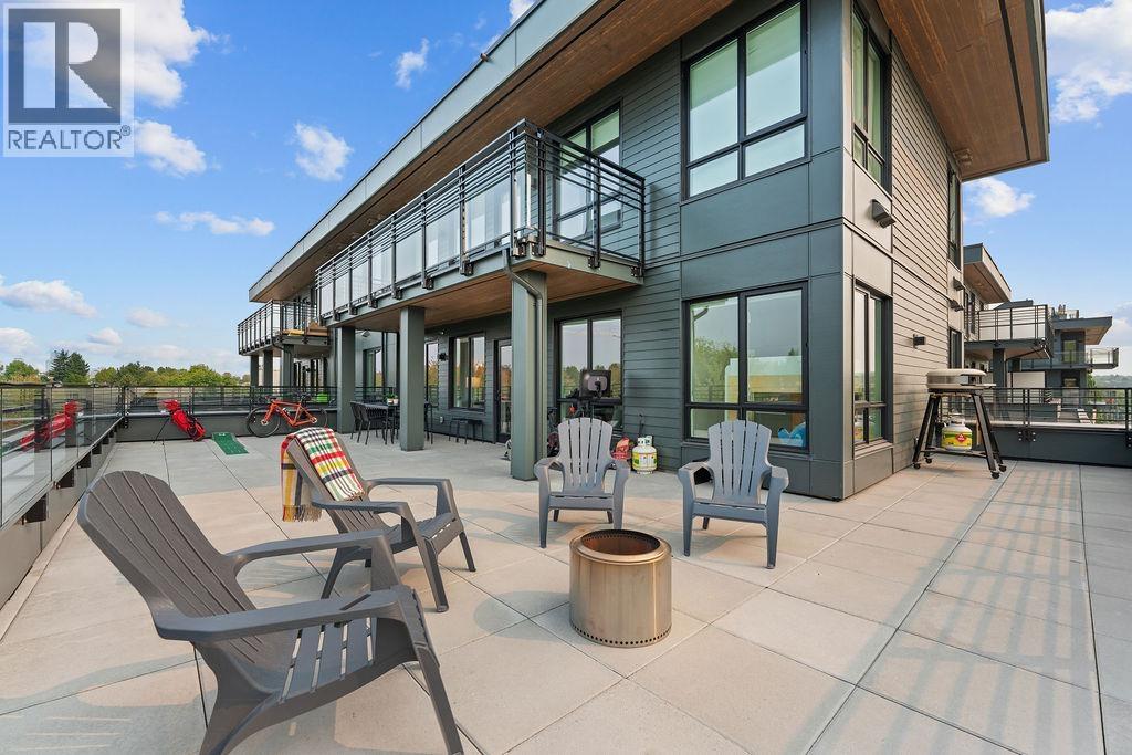 504 2450 GARDEN DRIVE, Vancouver, British Columbia