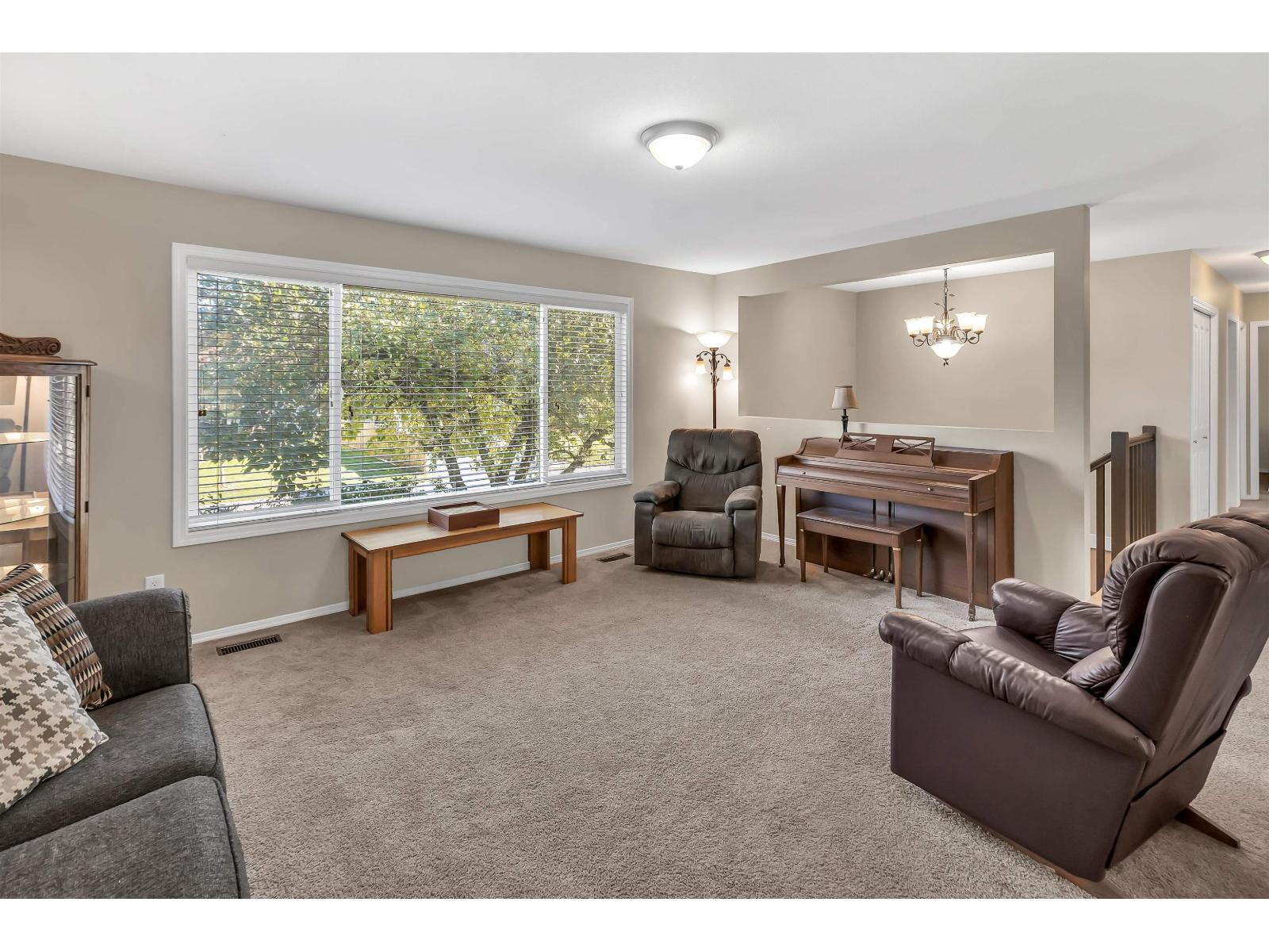 8775 Vicars Street, Chilliwack Proper West, Chilliwack, British Columbia  V2P 6V9 - Photo 5 - R3058377