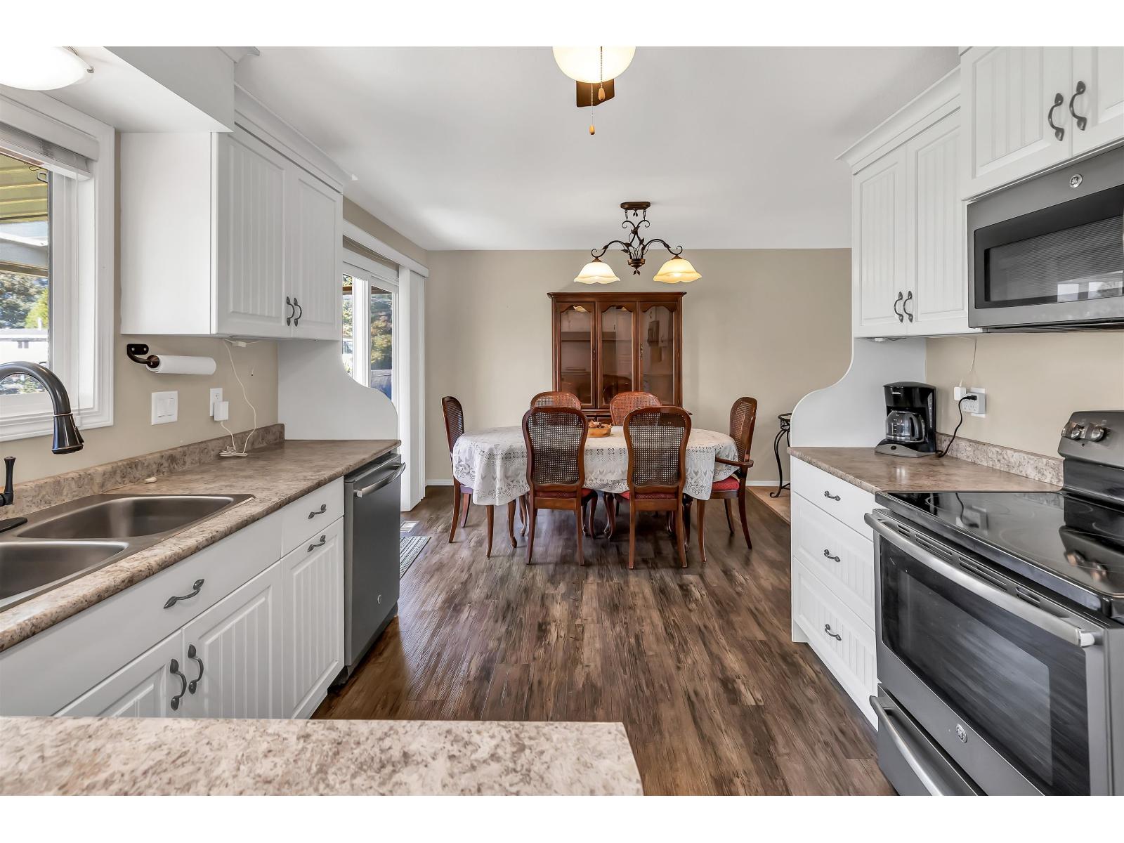 8775 Vicars Street, Chilliwack Proper West, Chilliwack, British Columbia  V2P 6V9 - Photo 8 - R3058377