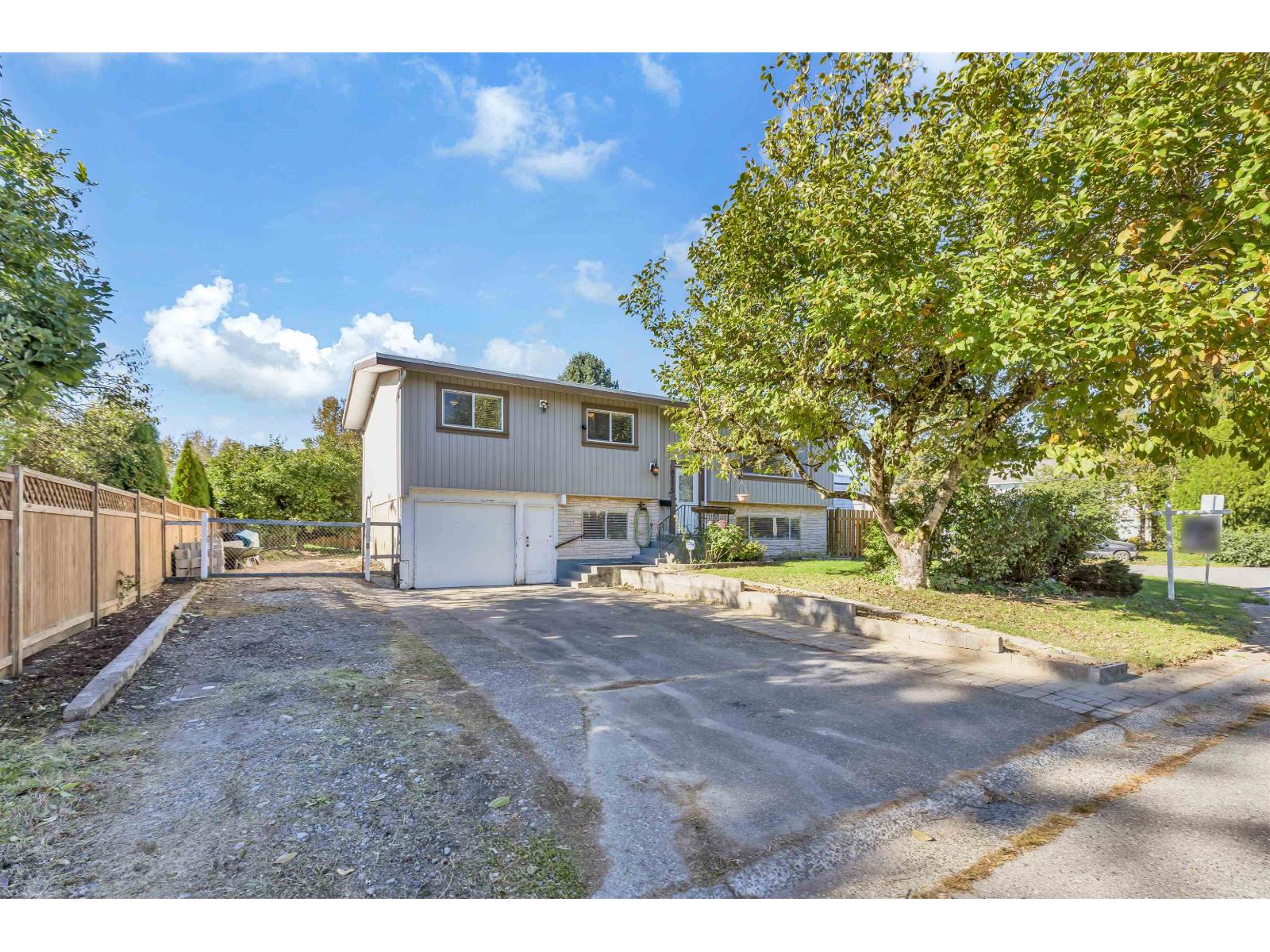 8775 Vicars Street, Chilliwack Proper West, Chilliwack, British Columbia  V2P 6V9 - Photo 2 - R3058377