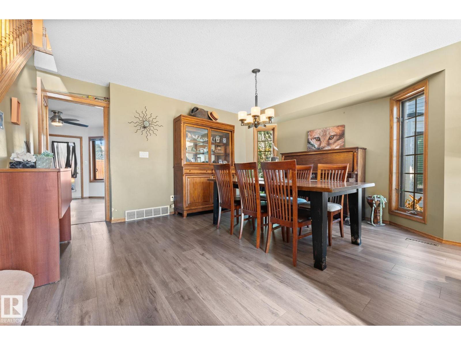 6018 156 Av Nw, Edmonton, Alberta  T5Y 2M8 - Photo 4 - E4462208