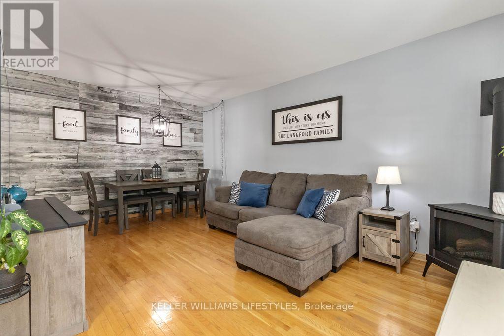 35 Surrey Crescent, London South, Ontario  N6E 1T7 - Photo 6 - X12319194