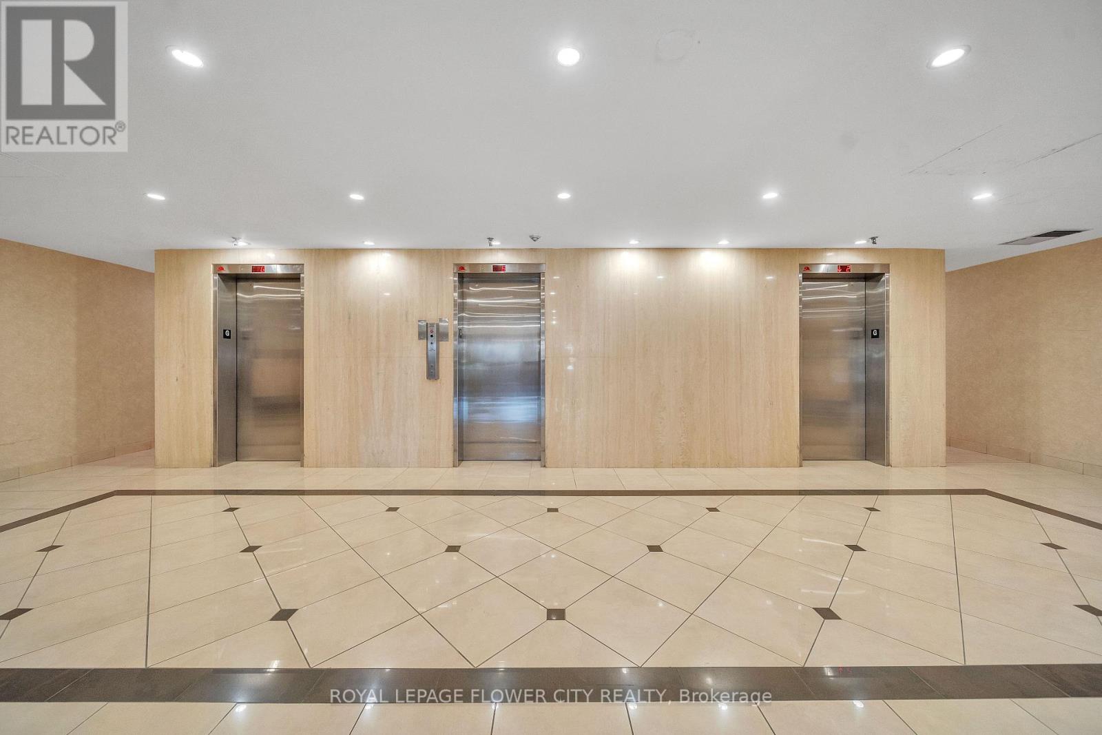 602 - 1515 Lakeshore Road E, Mississauga, Ontario  L5E 3E3 - Photo 11 - W12463702