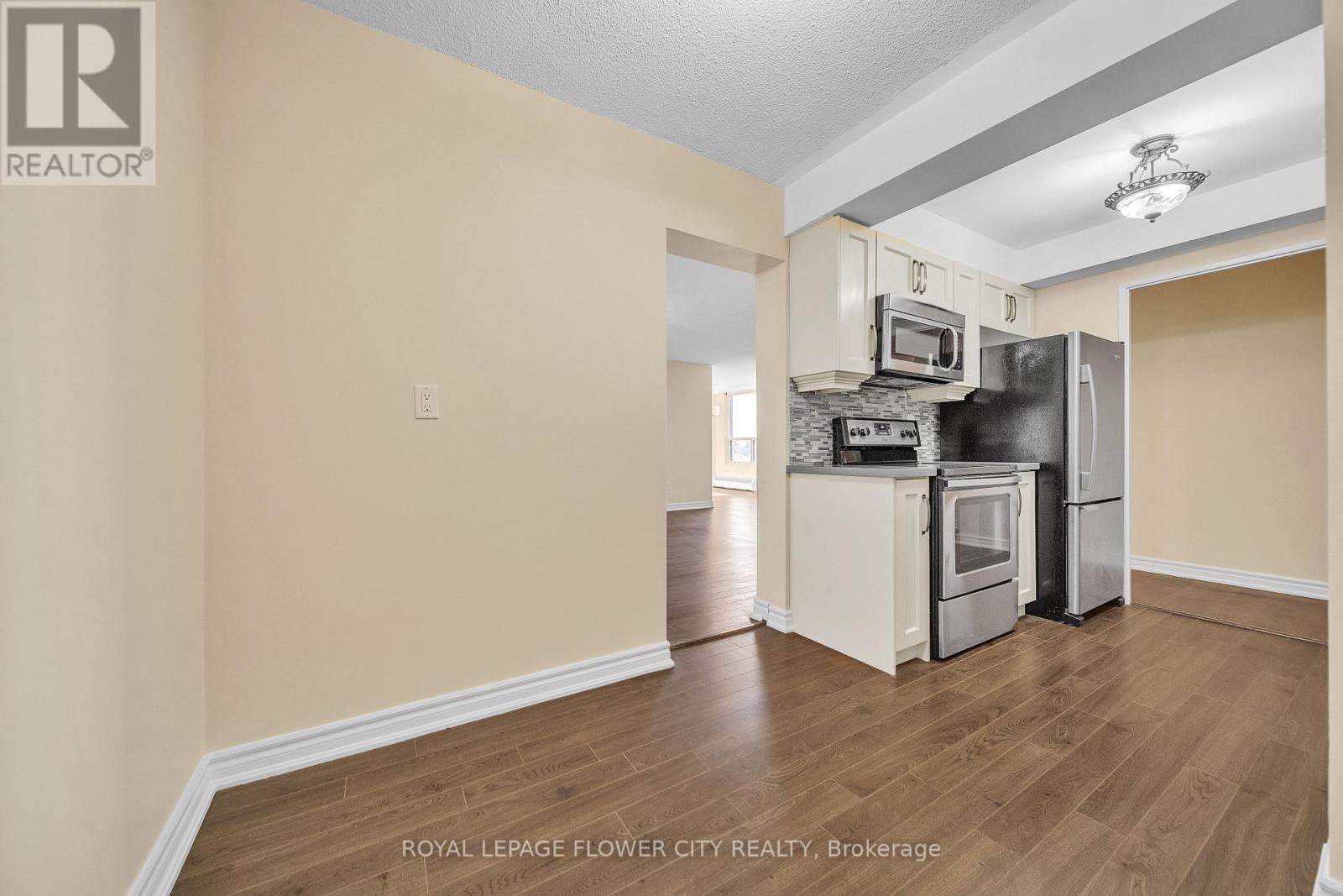 602 - 1515 Lakeshore Road E, Mississauga, Ontario  L5E 3E3 - Photo 23 - W12463702