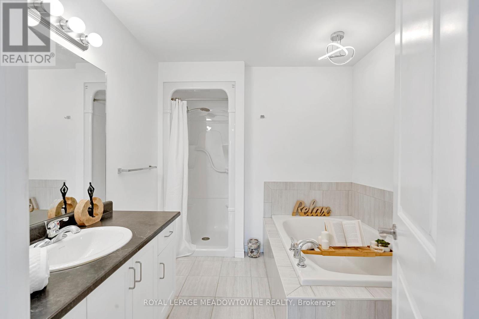 266 Dalgleish Trail, Hamilton, Ontario  L0R 1P0 - Photo 18 - X12463859