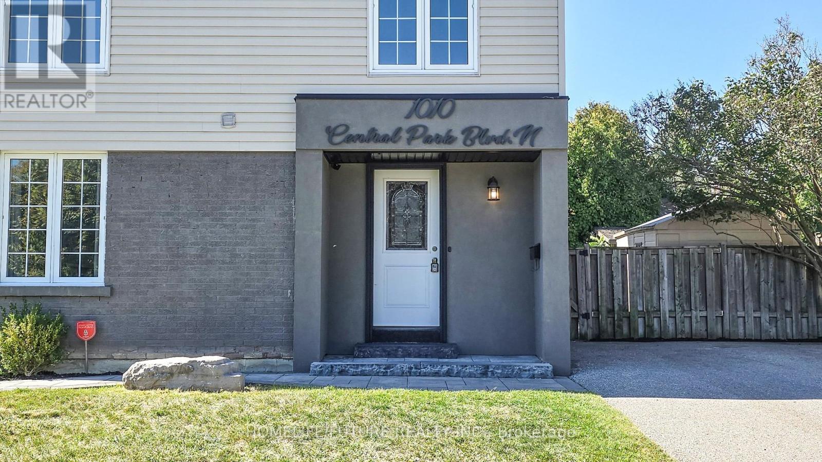 1010 Central Park Boulevard N, Oshawa, Ontario  L1G 7A6 - Photo 3 - E12464309