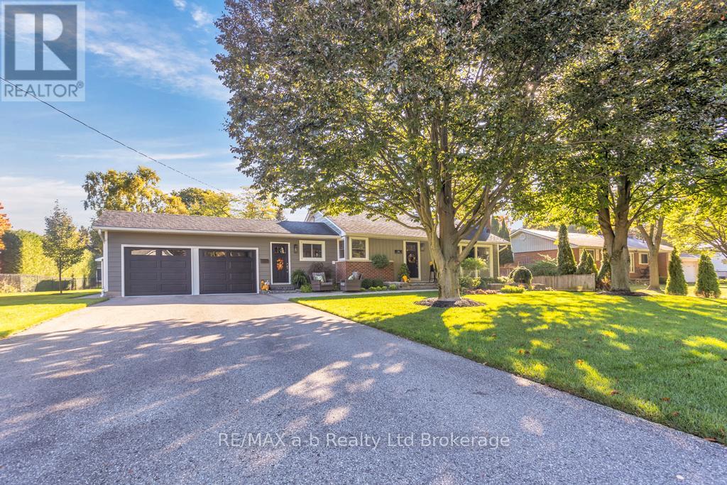 16 CHARLOTTE AVENUE, Tillsonburg, Ontario