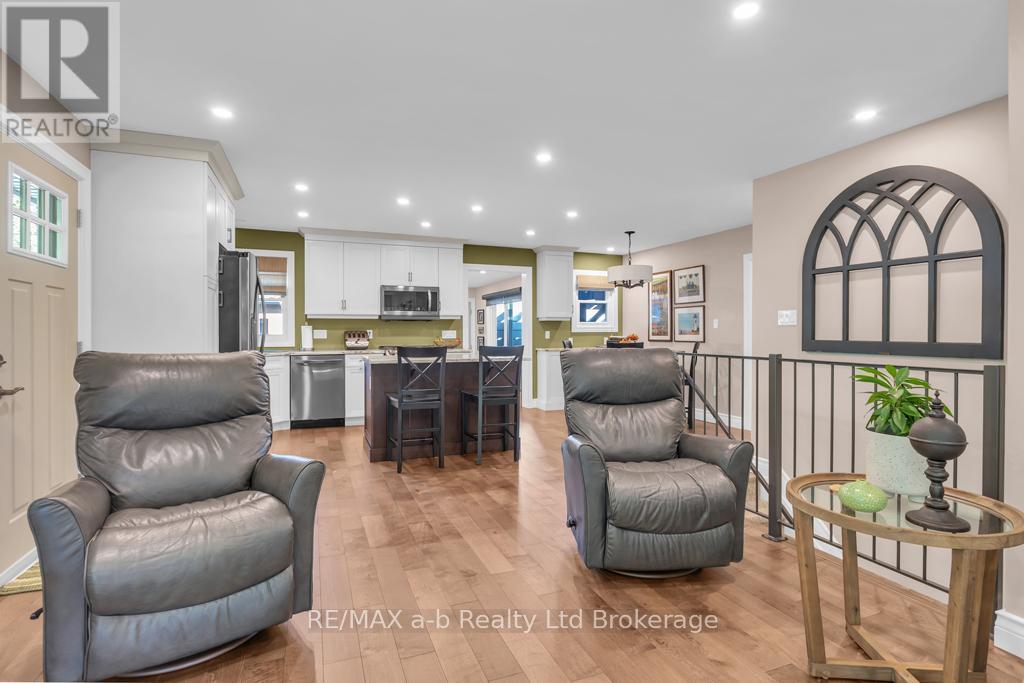 16 Charlotte Avenue, Tillsonburg, Ontario  N4G 4C2 - Photo 19 - X12464352