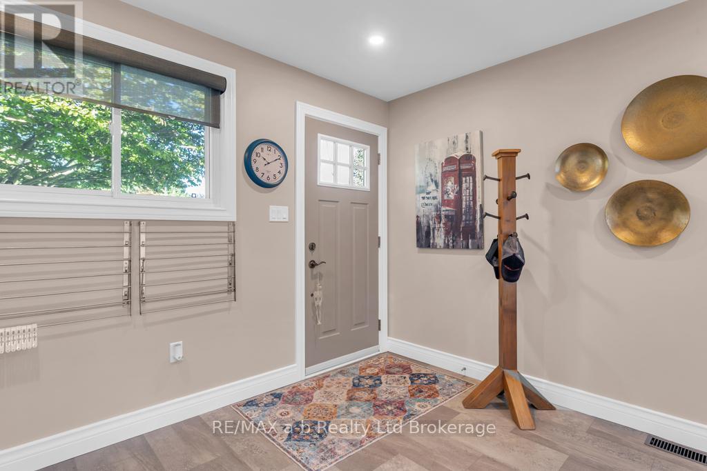 16 Charlotte Avenue, Tillsonburg, Ontario  N4G 4C2 - Photo 28 - X12464352