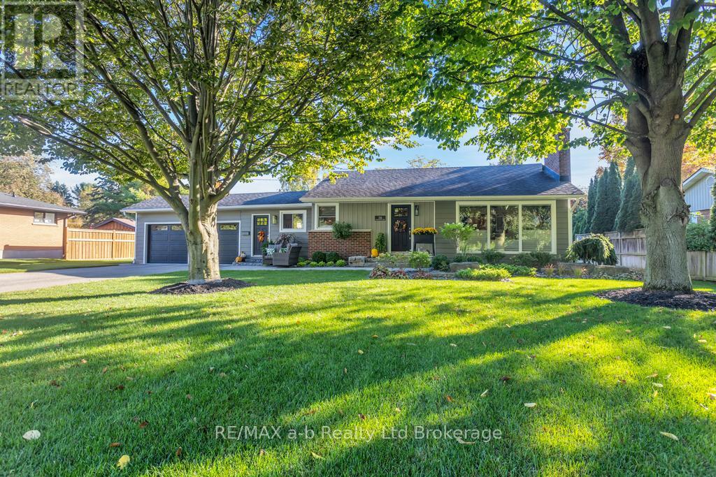 16 Charlotte Avenue, Tillsonburg, Ontario  N4G 4C2 - Photo 5 - X12464352