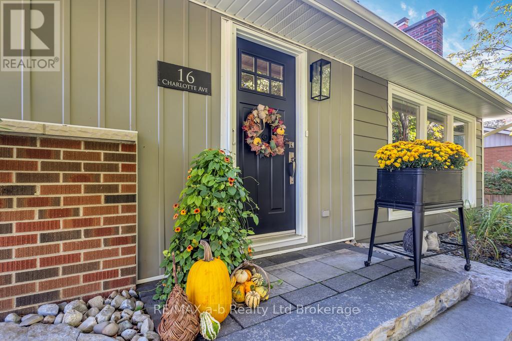16 Charlotte Avenue, Tillsonburg, Ontario  N4G 4C2 - Photo 6 - X12464352
