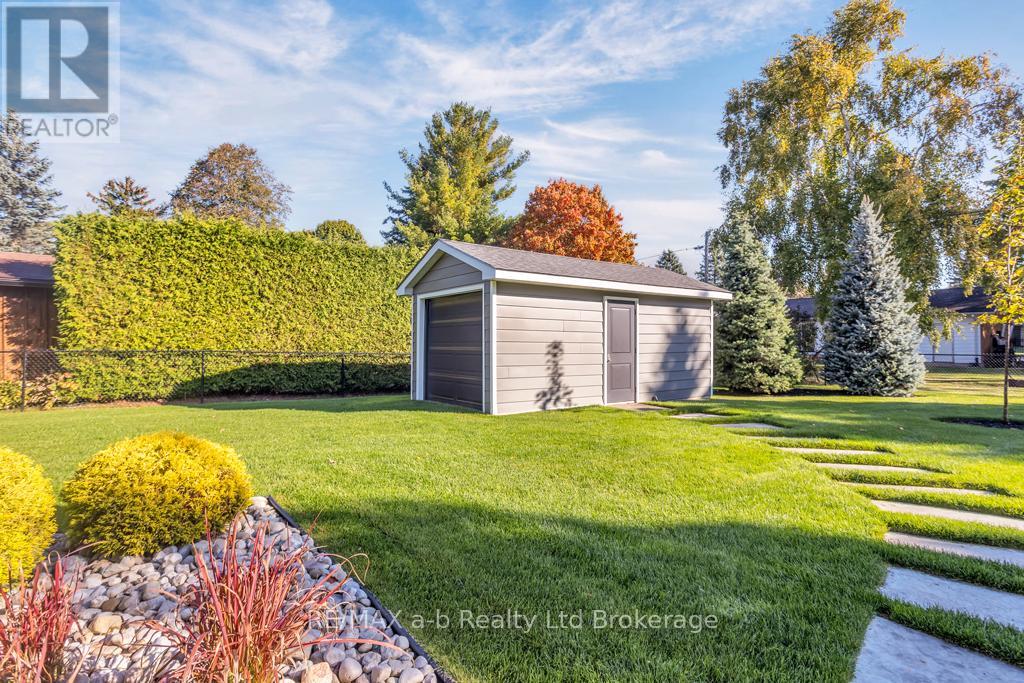 16 Charlotte Avenue, Tillsonburg, Ontario  N4G 4C2 - Photo 8 - X12464352