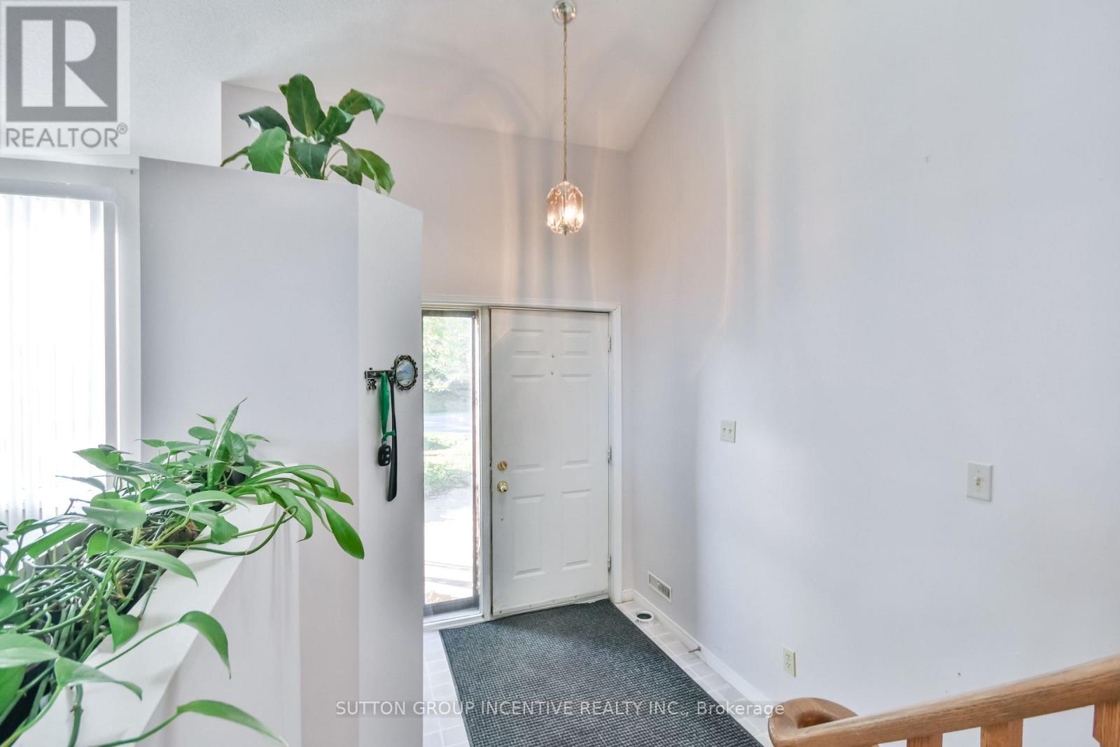 2276 Scythes Street, Innisfil, Ontario  L9S 1G8 - Photo 6 - N12464318