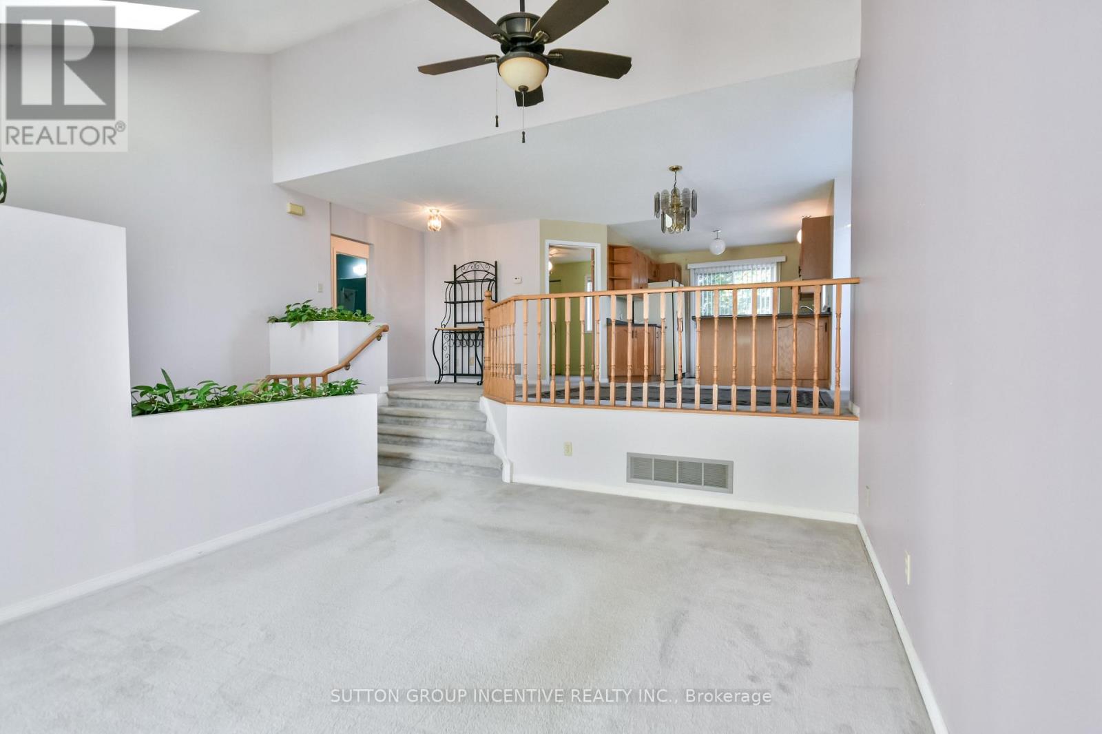 2276 Scythes Street, Innisfil, Ontario  L9S 1G8 - Photo 7 - N12464318