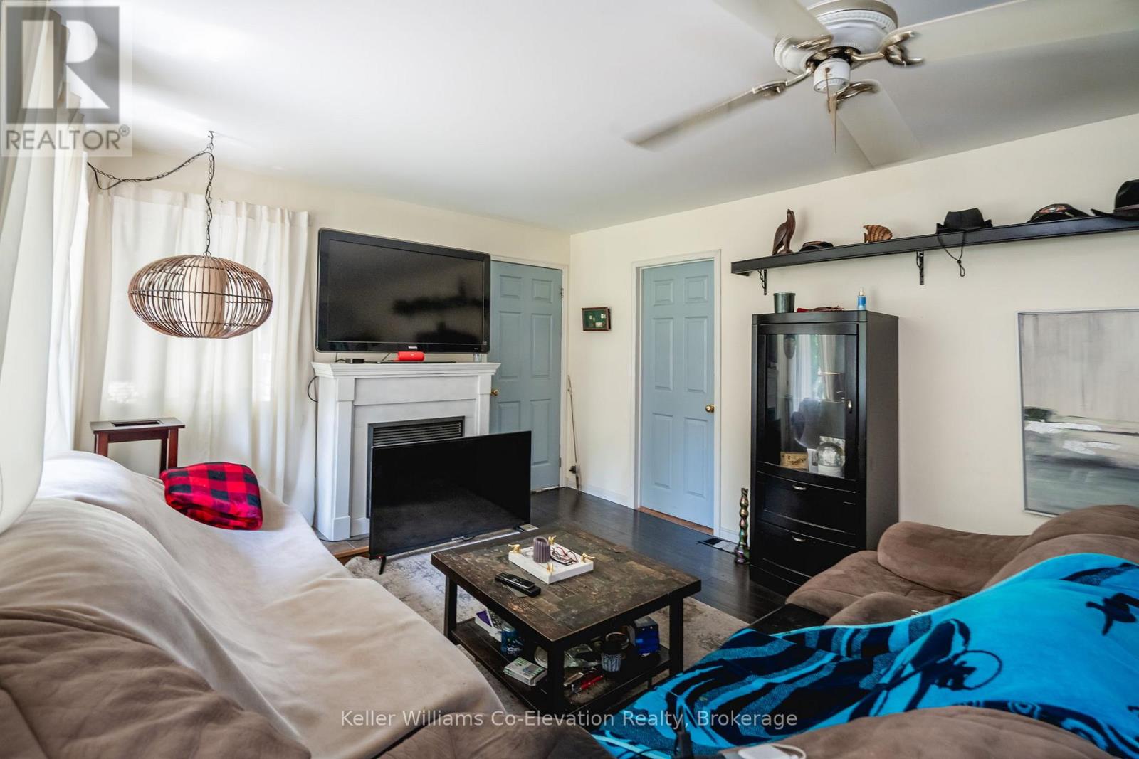137 Oliver Drive, Tiny, Ontario  L0L 2J0 - Photo 10 - S12464361