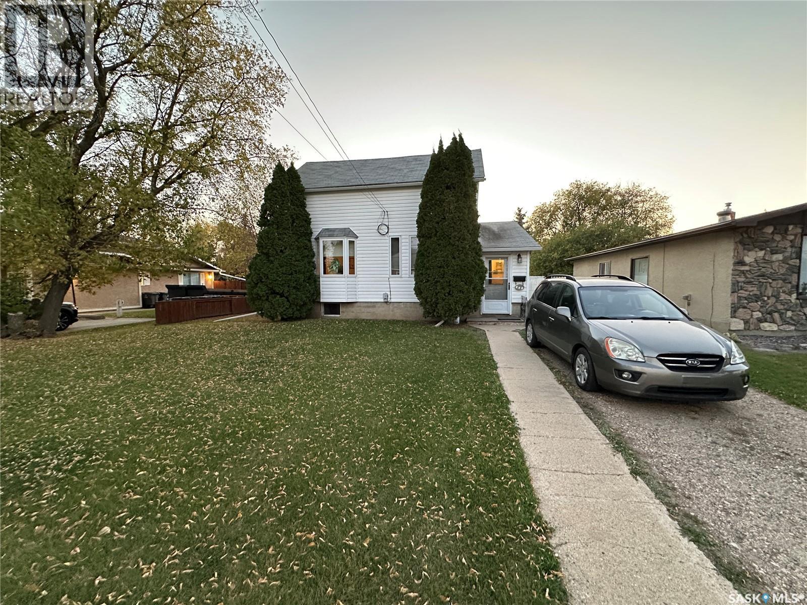 408 5th Avenue, Rosthern, Saskatchewan  S0K 3R0 - Photo 2 - SK019330