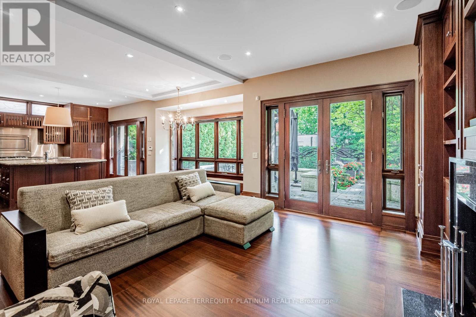 177 Roxborough Drive, Toronto, Ontario  M4W 1X7 - Photo 19 - C12464026