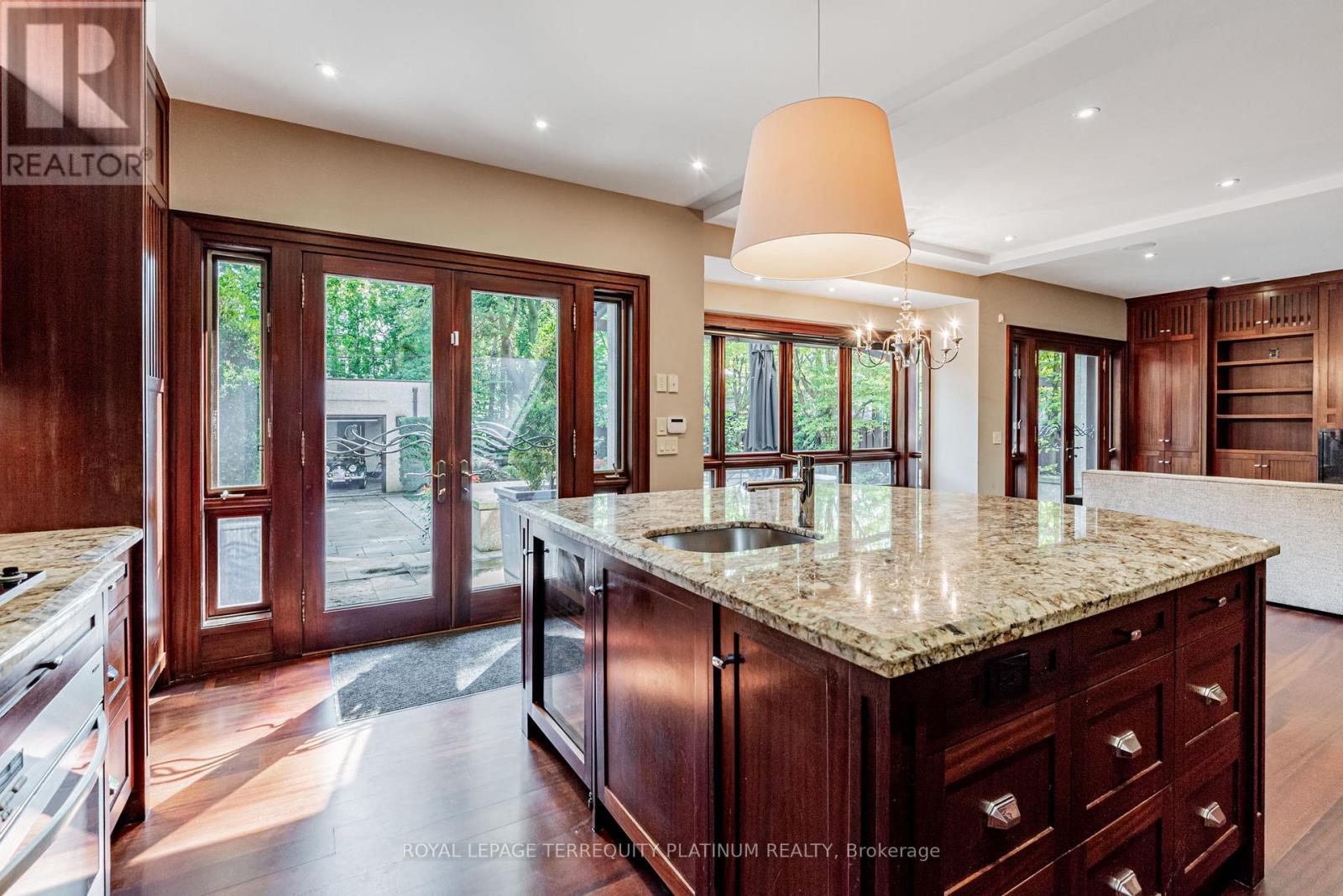 177 Roxborough Drive, Toronto, Ontario  M4W 1X7 - Photo 16 - C12464026
