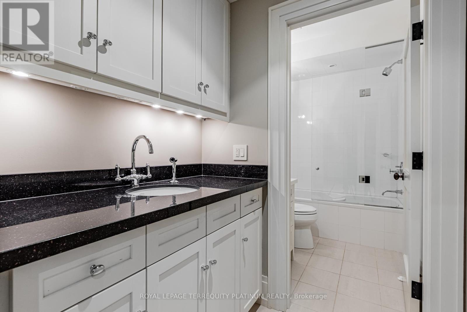 177 Roxborough Drive, Toronto, Ontario  M4W 1X7 - Photo 39 - C12464026