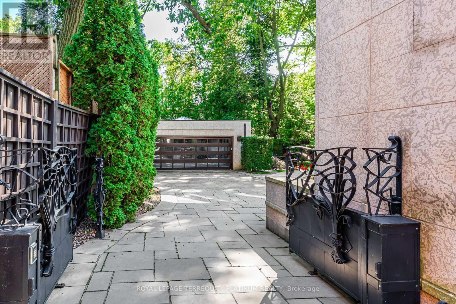 177 Roxborough Drive, Toronto, Ontario  M4W 1X7 - Photo 43 - C12464026