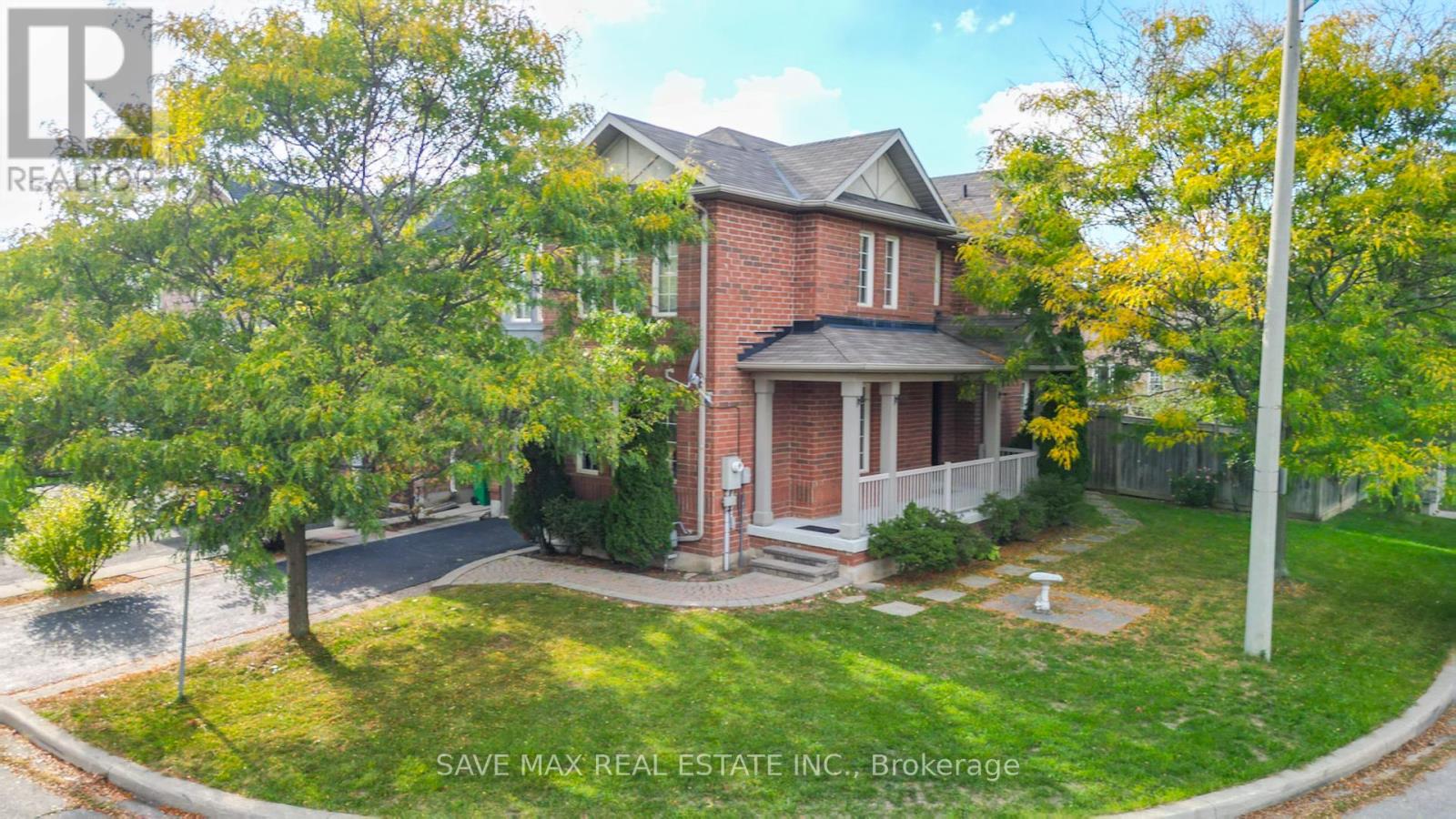 87 Luella Crescent, Brampton, Ontario  L7A 3H5 - Photo 4 - W12463788