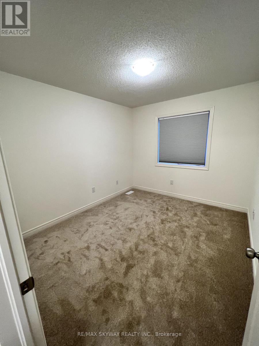 38 Donald Stewart Road, Brampton, Ontario  L7A 0C3 - Photo 11 - W12464290