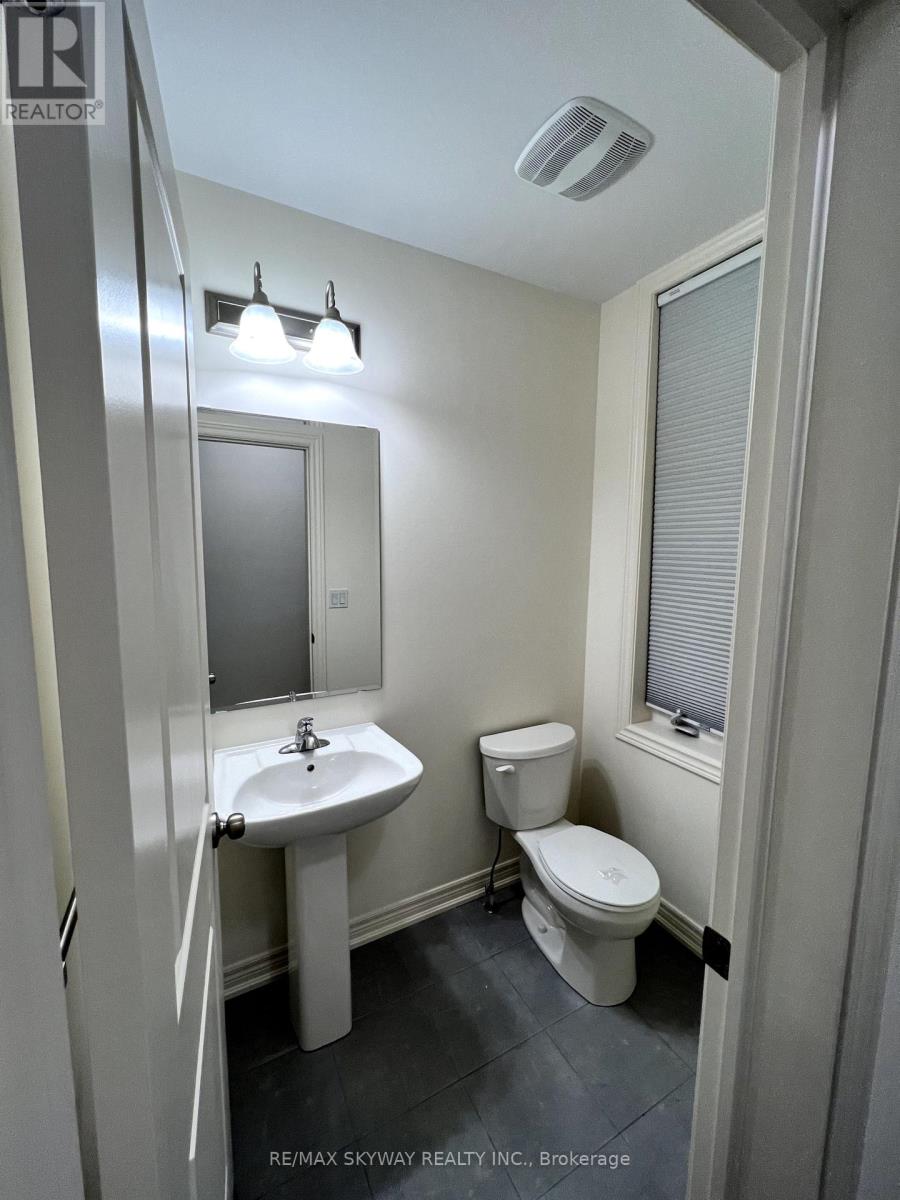 38 Donald Stewart Road, Brampton, Ontario  L7A 0C3 - Photo 14 - W12464290