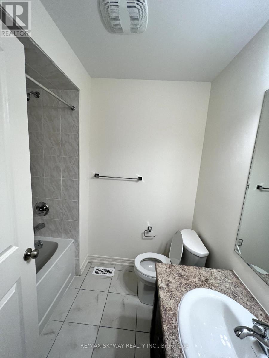 38 Donald Stewart Road, Brampton, Ontario  L7A 0C3 - Photo 15 - W12464290