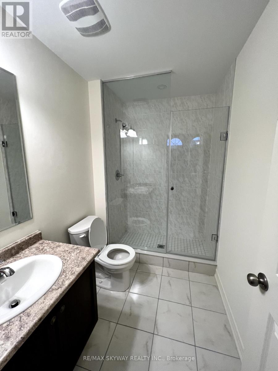 38 Donald Stewart Road, Brampton, Ontario  L7A 0C3 - Photo 16 - W12464290
