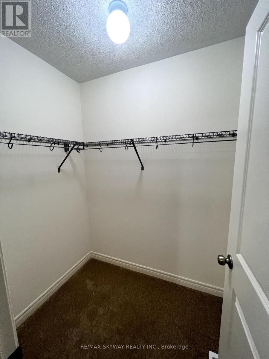 38 Donald Stewart Road, Brampton, Ontario  L7A 0C3 - Photo 18 - W12464290