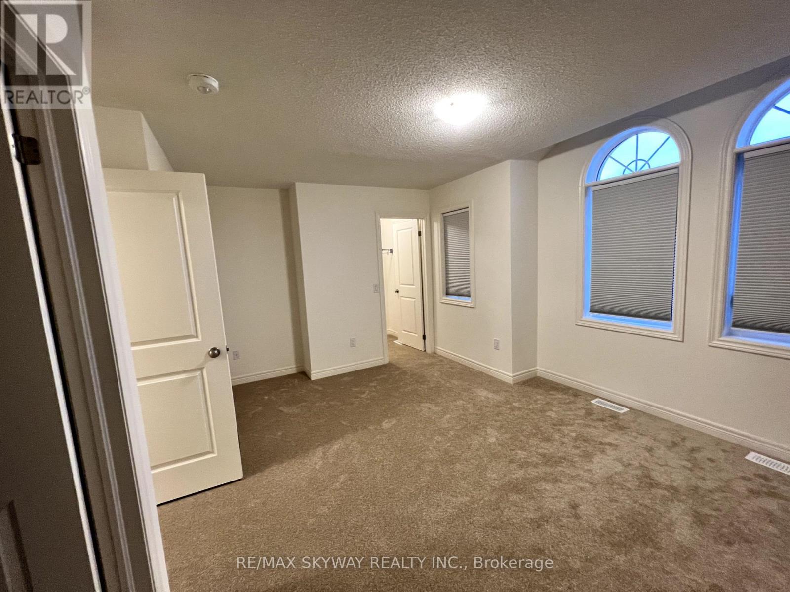 38 Donald Stewart Road, Brampton, Ontario  L7A 0C3 - Photo 19 - W12464290