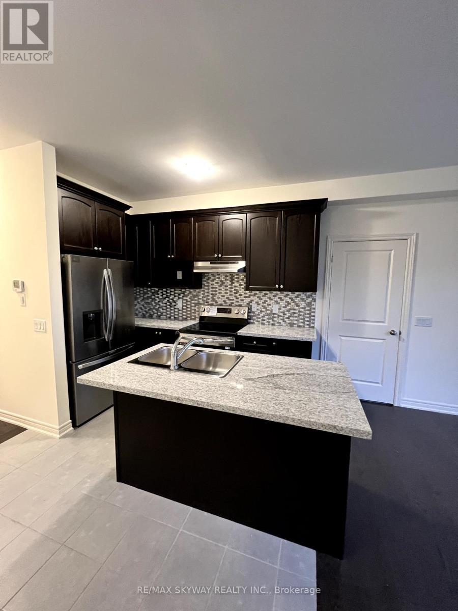 38 Donald Stewart Road, Brampton, Ontario  L7A 0C3 - Photo 2 - W12464290