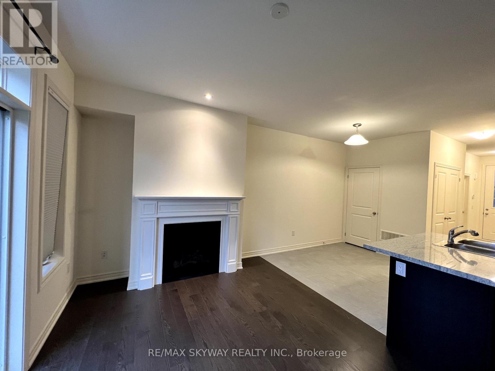 38 Donald Stewart Road, Brampton, Ontario  L7A 0C3 - Photo 4 - W12464290