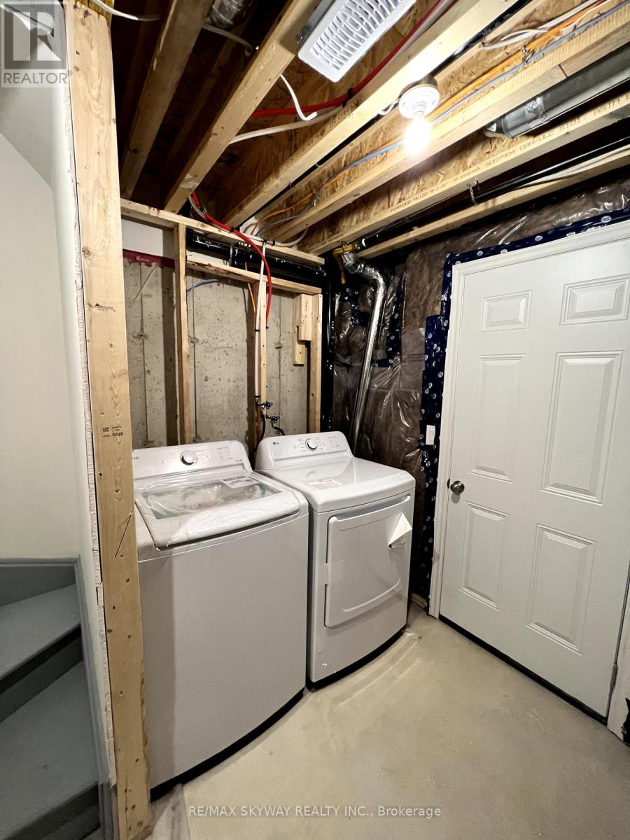 38 Donald Stewart Road, Brampton, Ontario  L7A 0C3 - Photo 7 - W12464290