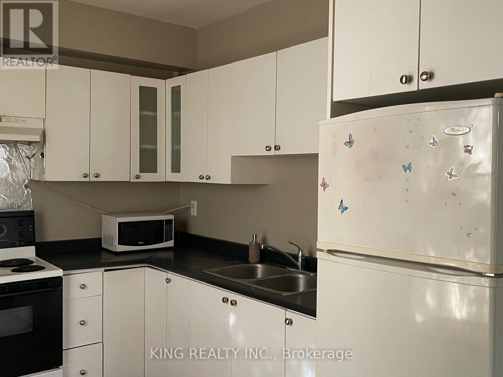 24 English Street, Brampton, Ontario  L6X 1L6 - Photo 2 - W12464294