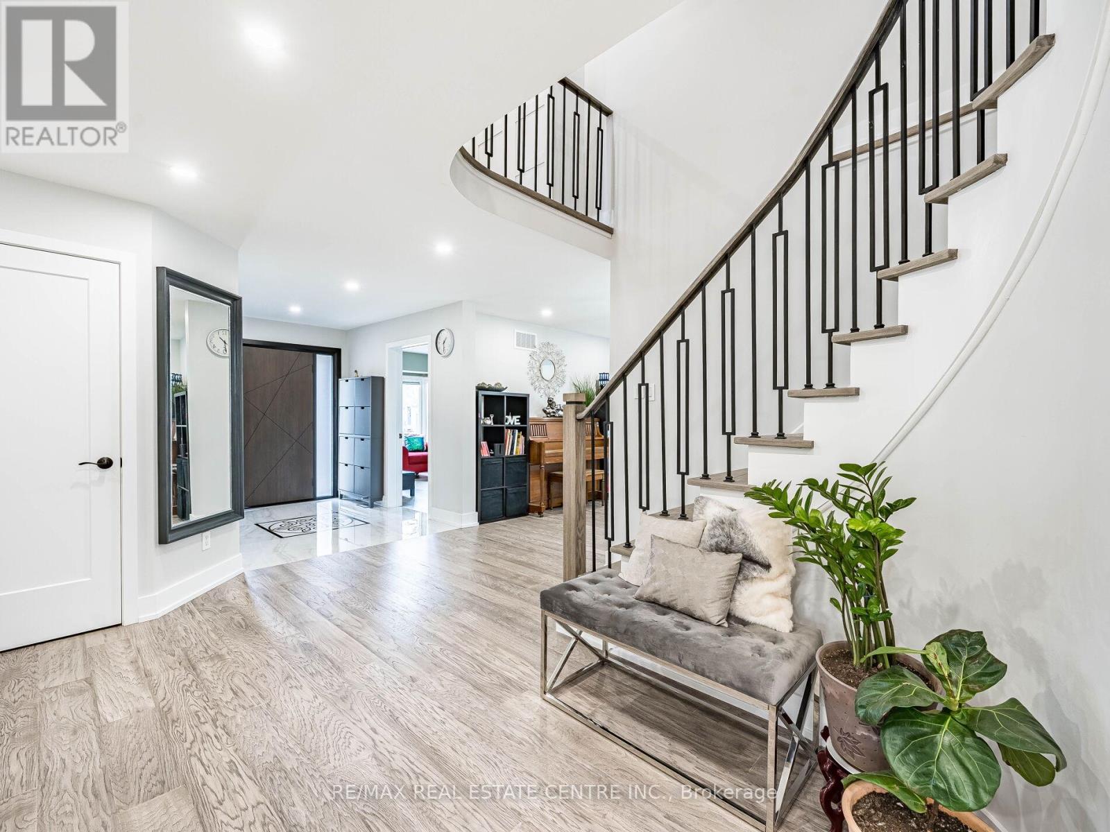 302 Leacock Avenue, Oakville, Ontario  L6H 5J2 - Photo 24 - W12464302