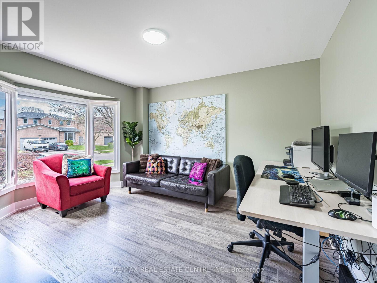 302 Leacock Avenue, Oakville, Ontario  L6H 5J2 - Photo 7 - W12464302