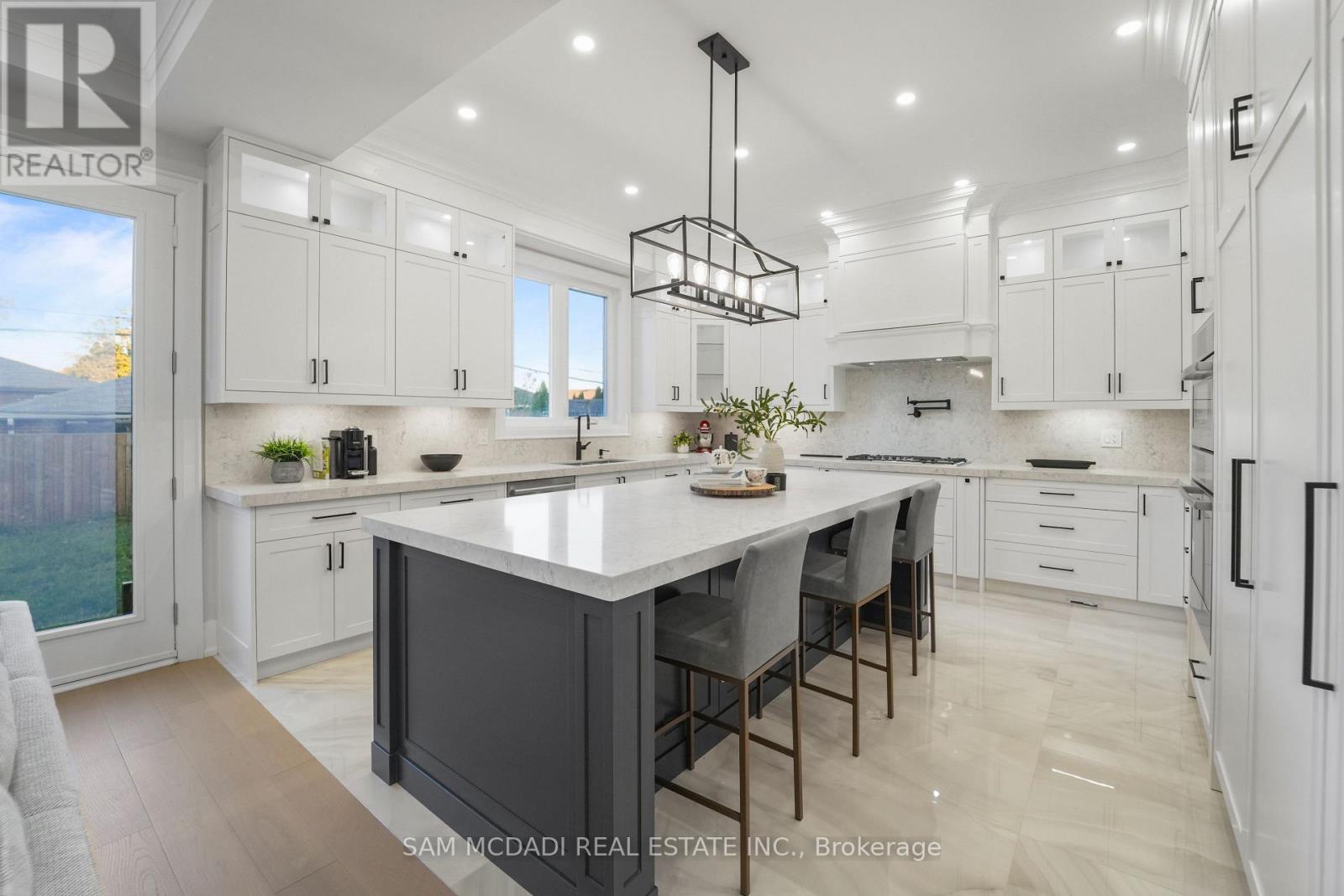 303 Delta Street, Toronto, Ontario  M8W 4G1 - Photo 10 - W12464305