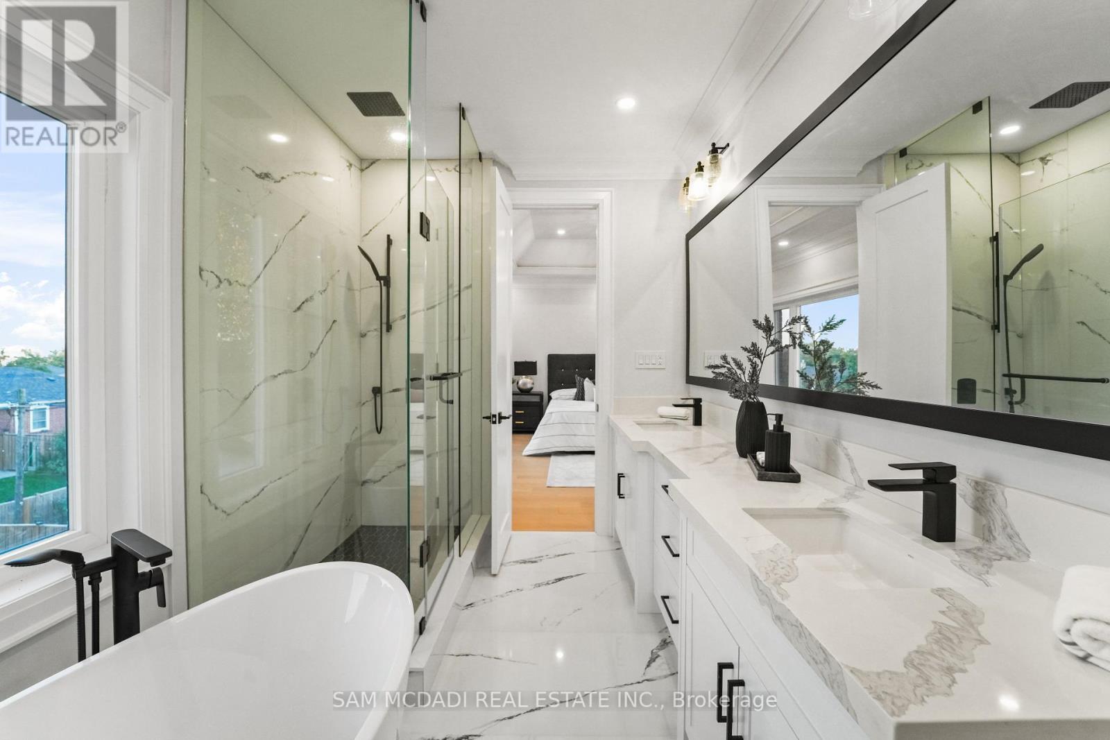 303 Delta Street, Toronto, Ontario  M8W 4G1 - Photo 21 - W12464305