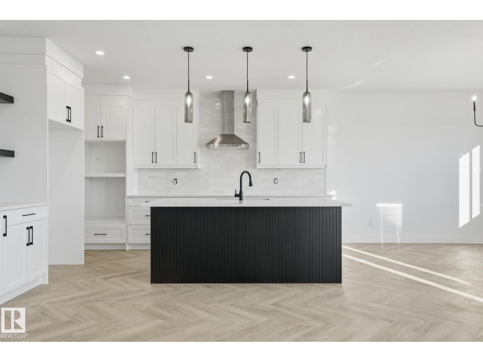 Property at 66 Hemingway CR image 4