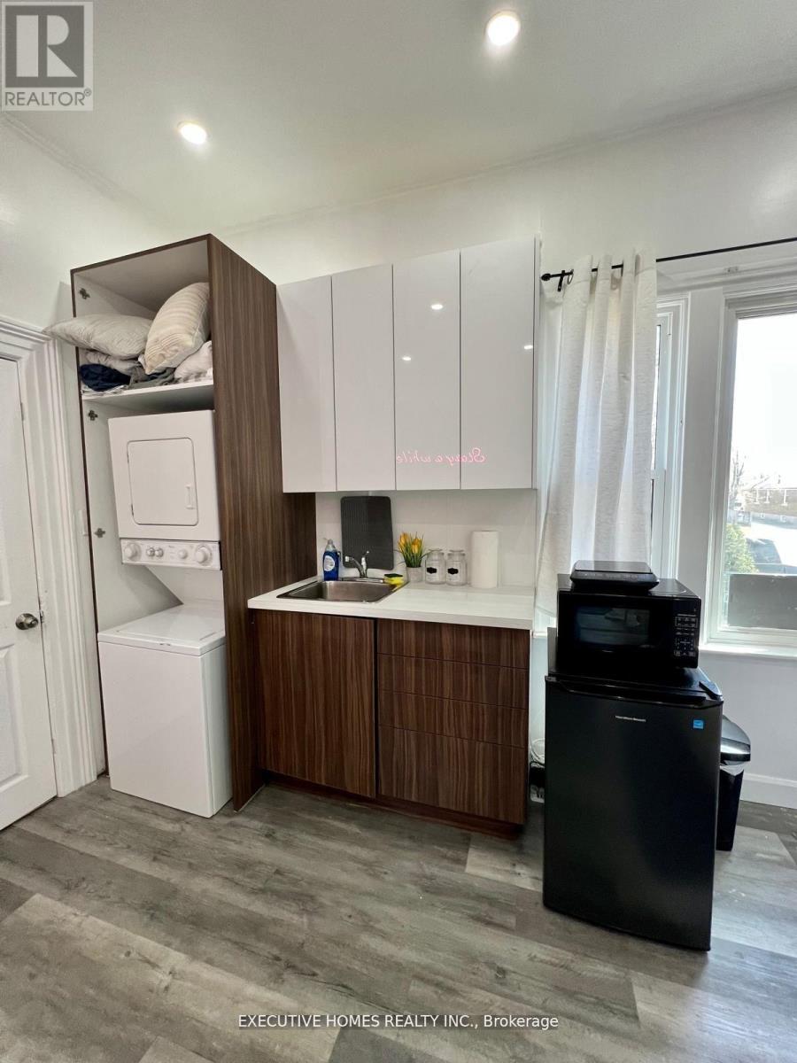 650 Oxford Street E, London East, Ontario  N5X 3J4 - Photo 11 - X12464313