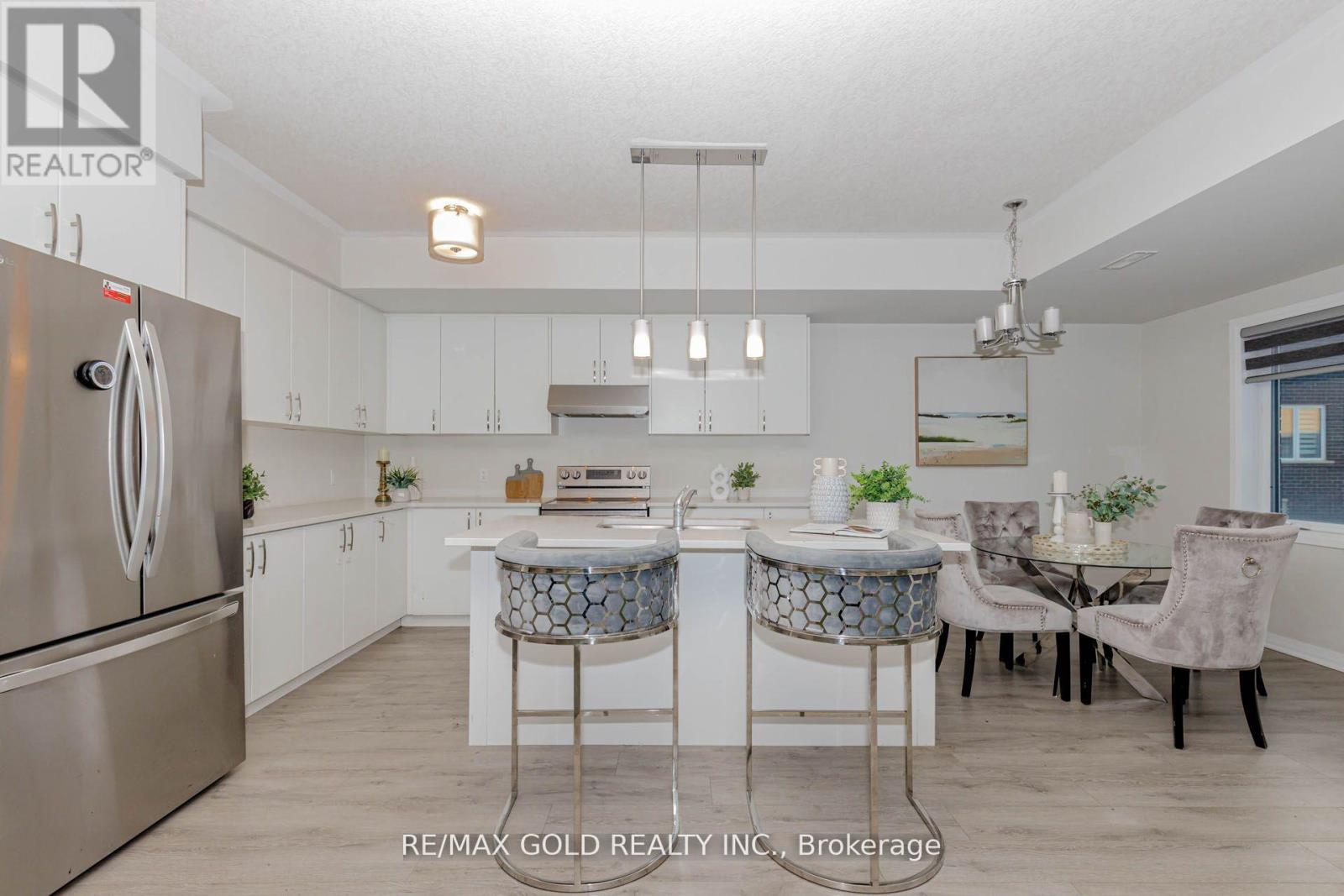 3 - 124 Seabrook Drive, Kitchener, Ontario  N2R 0R7 - Photo 11 - X12464316