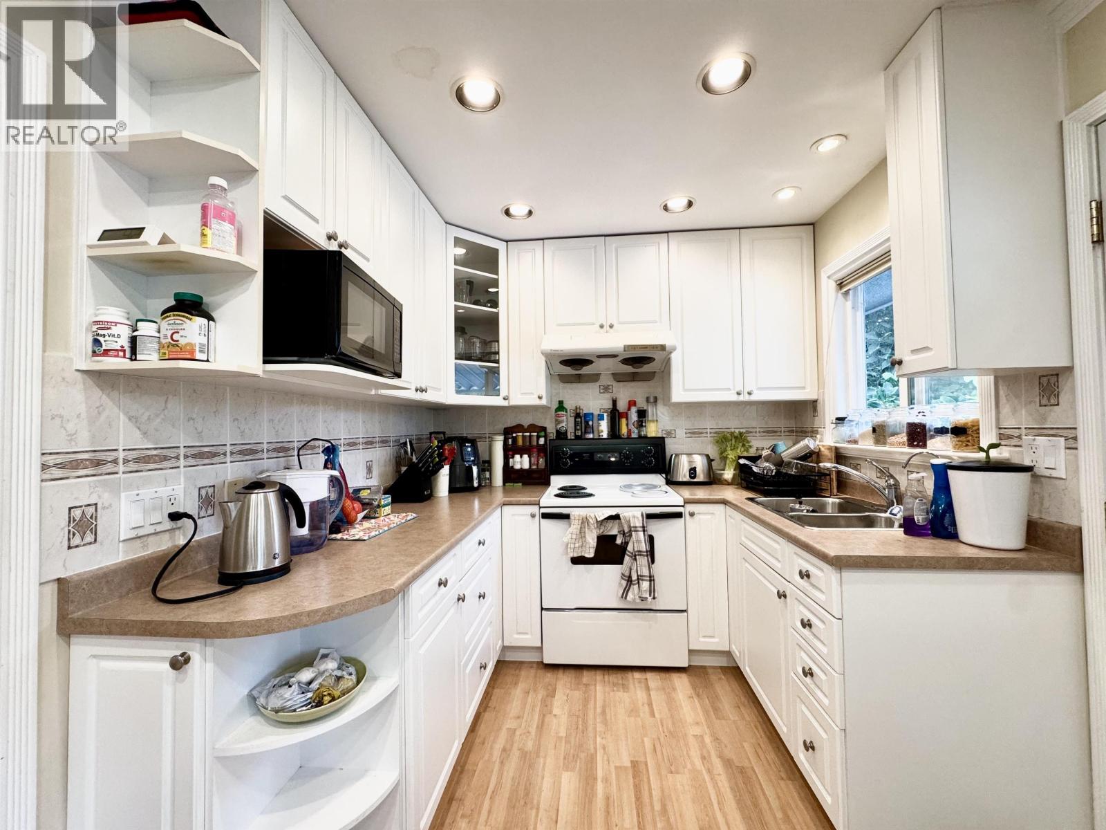 9525 Sullivan Street, Burnaby, British Columbia  V3J 1H8 - Photo 5 - R3058637