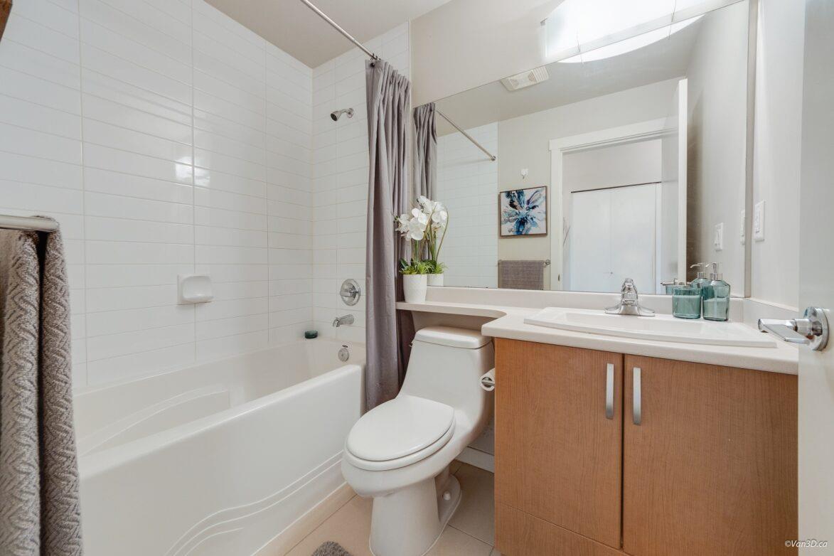 403 13733 107a Avenue, Surrey, British Columbia  V3T 0B7 - Photo 17 - R3049680
