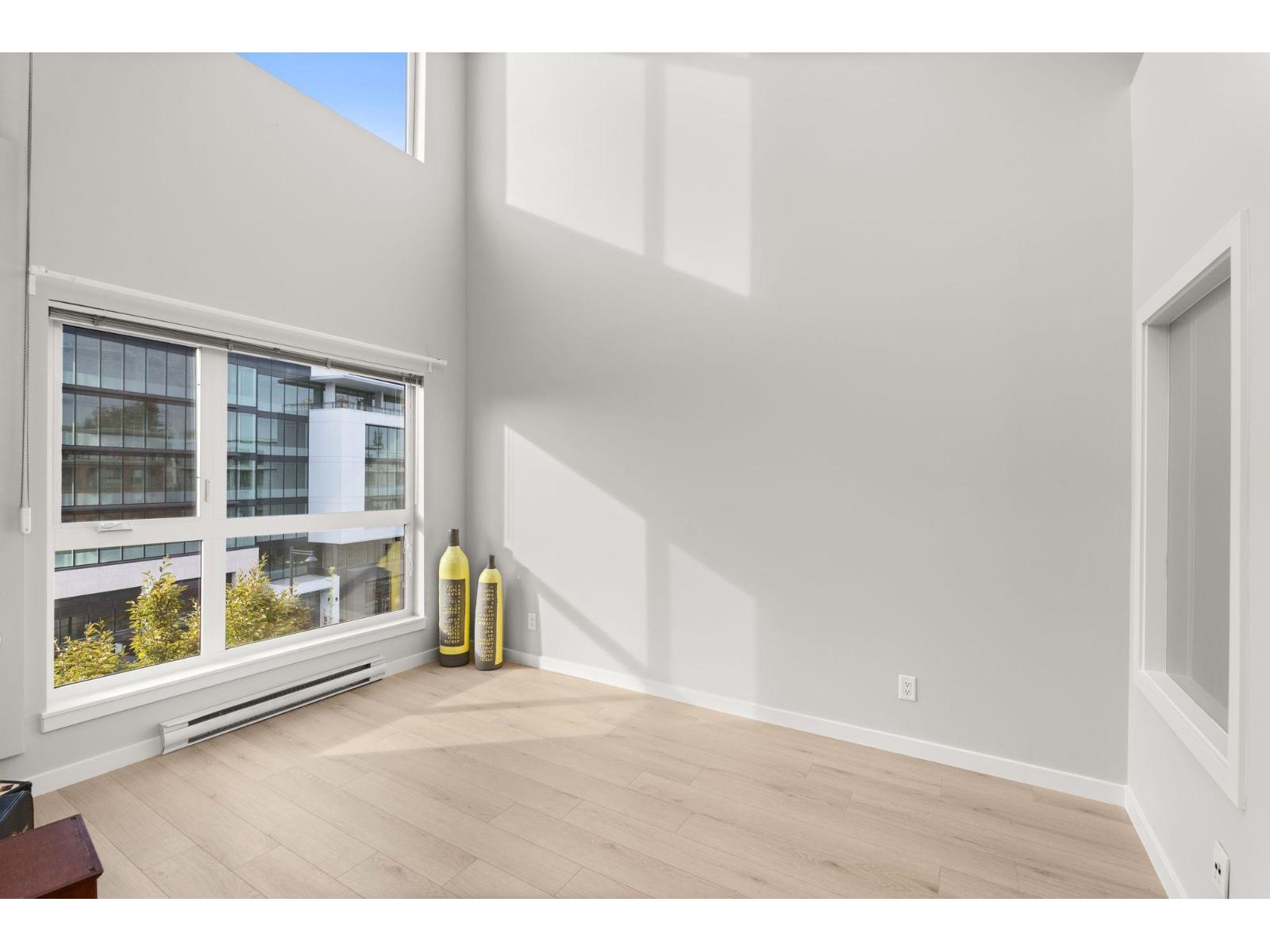 403 13733 107a Avenue, Surrey, British Columbia  V3T 0B7 - Photo 3 - R3049680