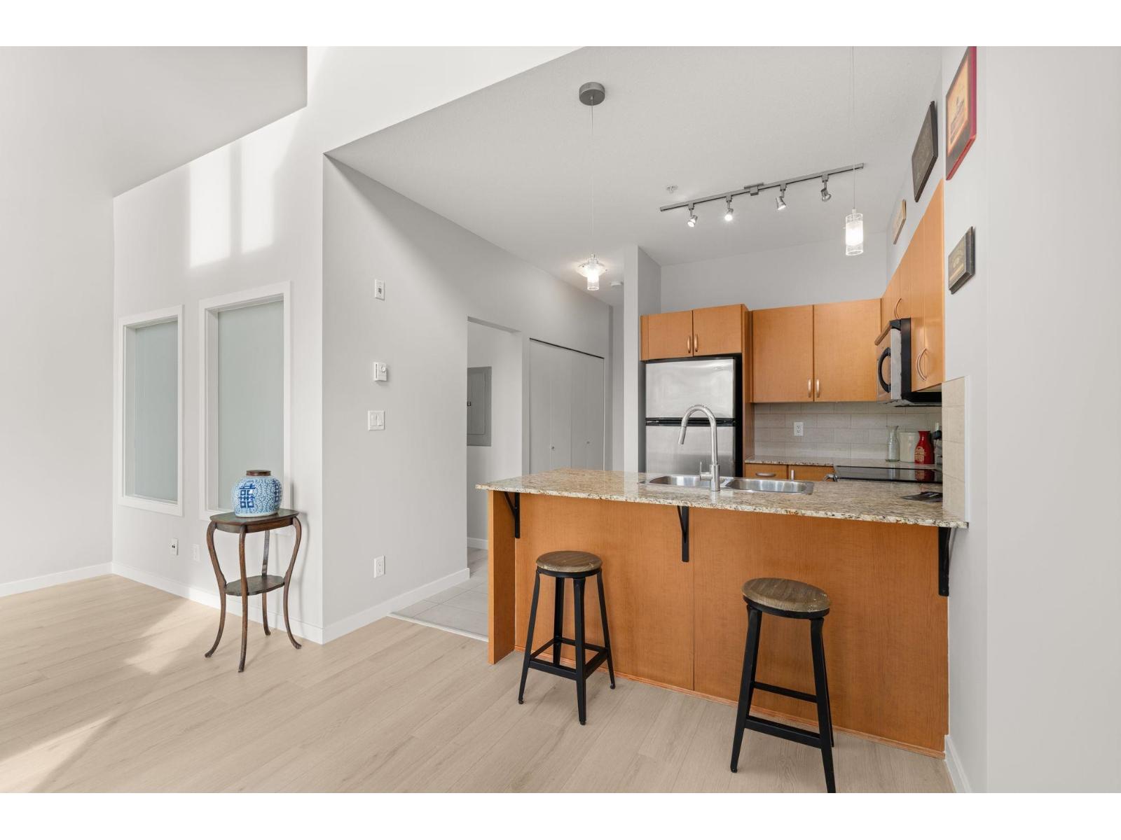 403 13733 107a Avenue, Surrey, British Columbia  V3T 0B7 - Photo 7 - R3049680