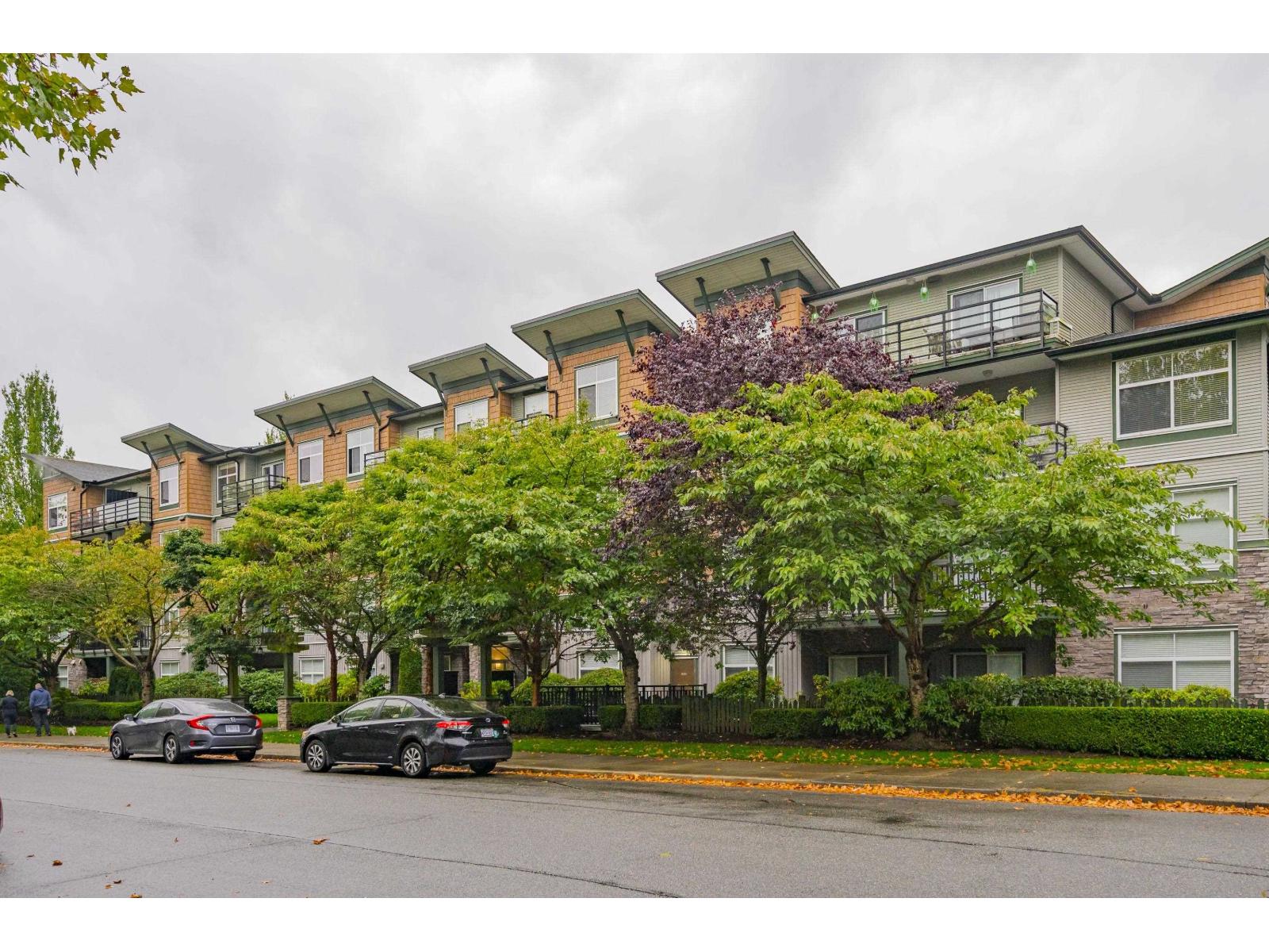 303 8183 121a Street, Surrey, British Columbia  V3W 1S7 - Photo 1 - R3058952